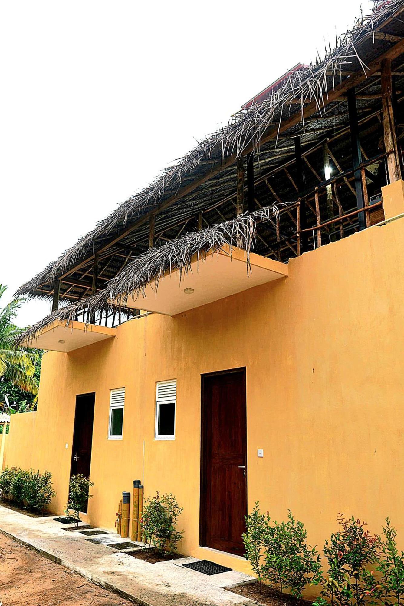 Private Pool Cabanas Ac - Angam Villas Hikkaduwa Ngoại thất bức ảnh