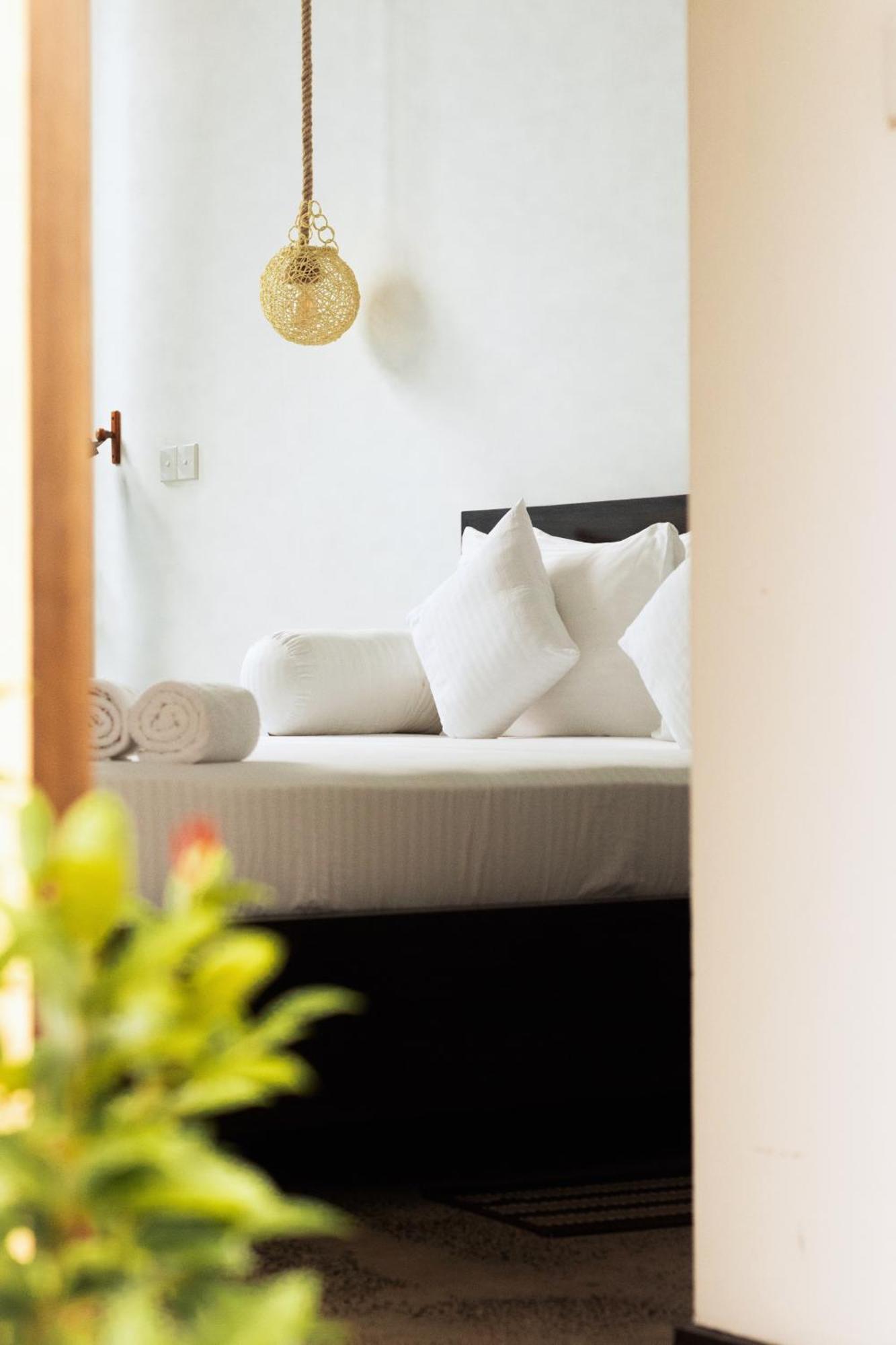 Private Pool Cabanas Ac - Angam Villas Hikkaduwa Ngoại thất bức ảnh
